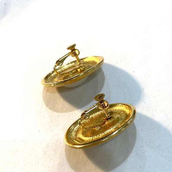 Vintage Napier clip on earrings goldtone & faux pearl ovals retro Boss Lady look - Picture 2 of 6